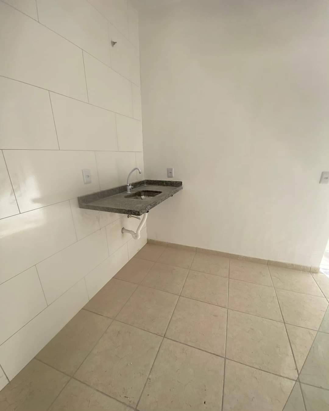 Casa de 2 quartos, no bairro Laranjal, em São Gonçalo | Eu Corretor