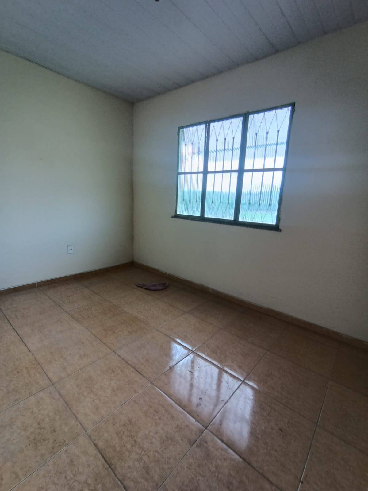 Casa de 1 quarto, no bairro Raul Veiga, em São Gonçalo | Eu Corretor