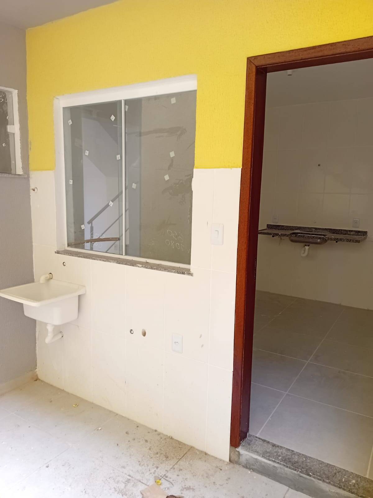 Casa de 2 quartos, no bairro Laranjal, em São Gonçalo | Eu Corretor