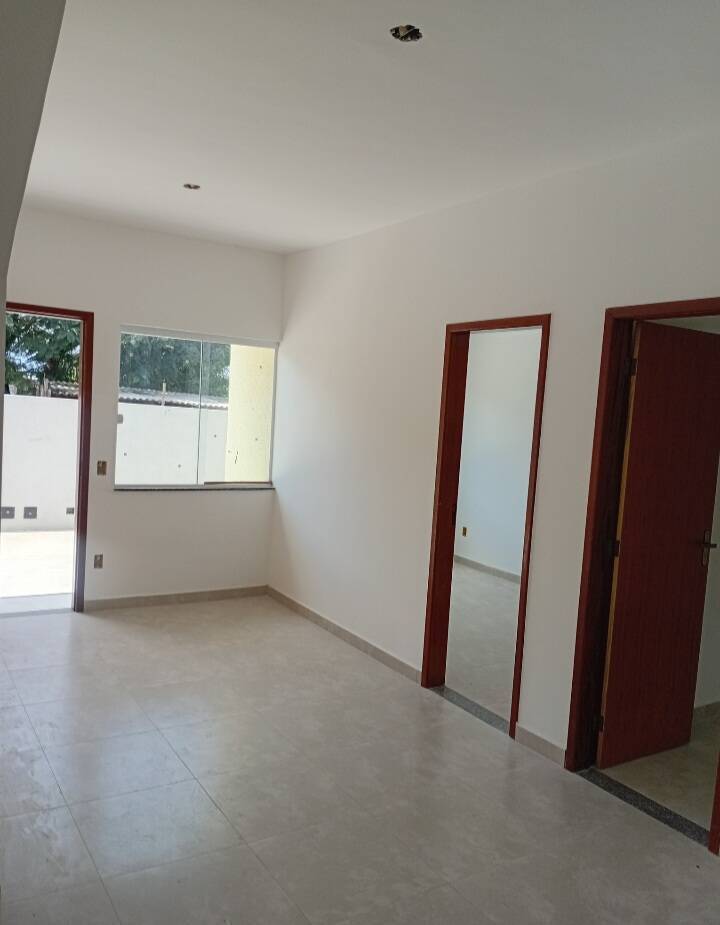 Casa de 2 quartos, no bairro Laranjal, em São Gonçalo | Eu Corretor