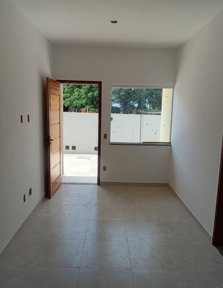 Casa de 2 quartos, no bairro Laranjal, em São Gonçalo | Eu Corretor