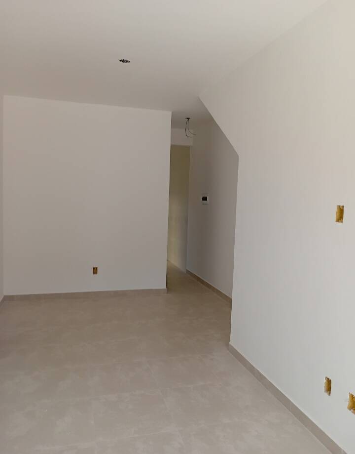 Casa de 2 quartos, no bairro Laranjal, em São Gonçalo | Eu Corretor