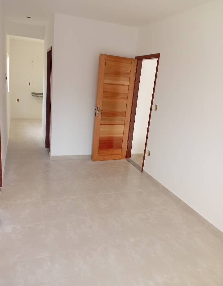 Casa de 2 quartos, no bairro Laranjal, em São Gonçalo | Eu Corretor