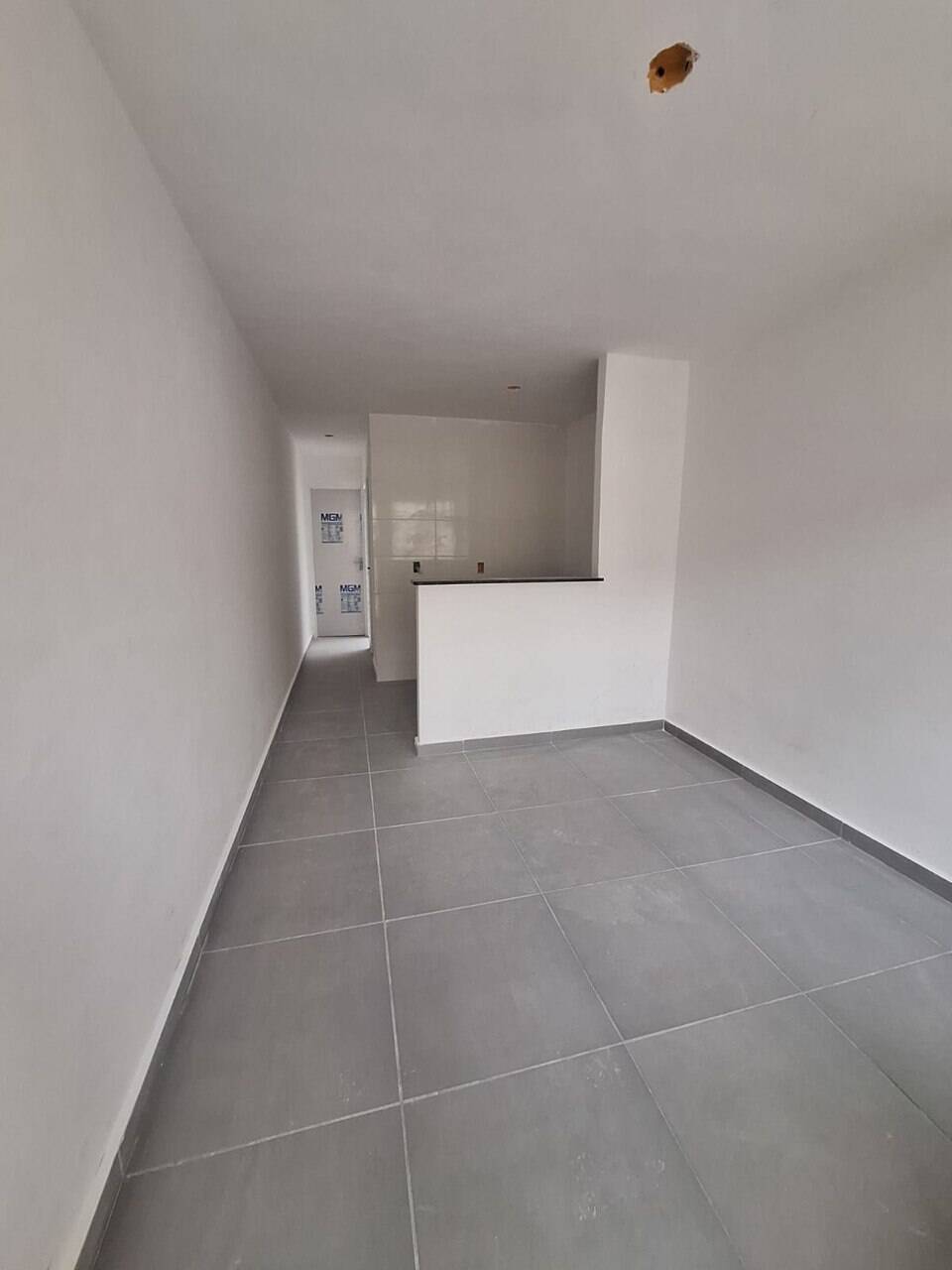 Casa de 1 quarto, no bairro Laranjal, em São Gonçalo | Eu Corretor