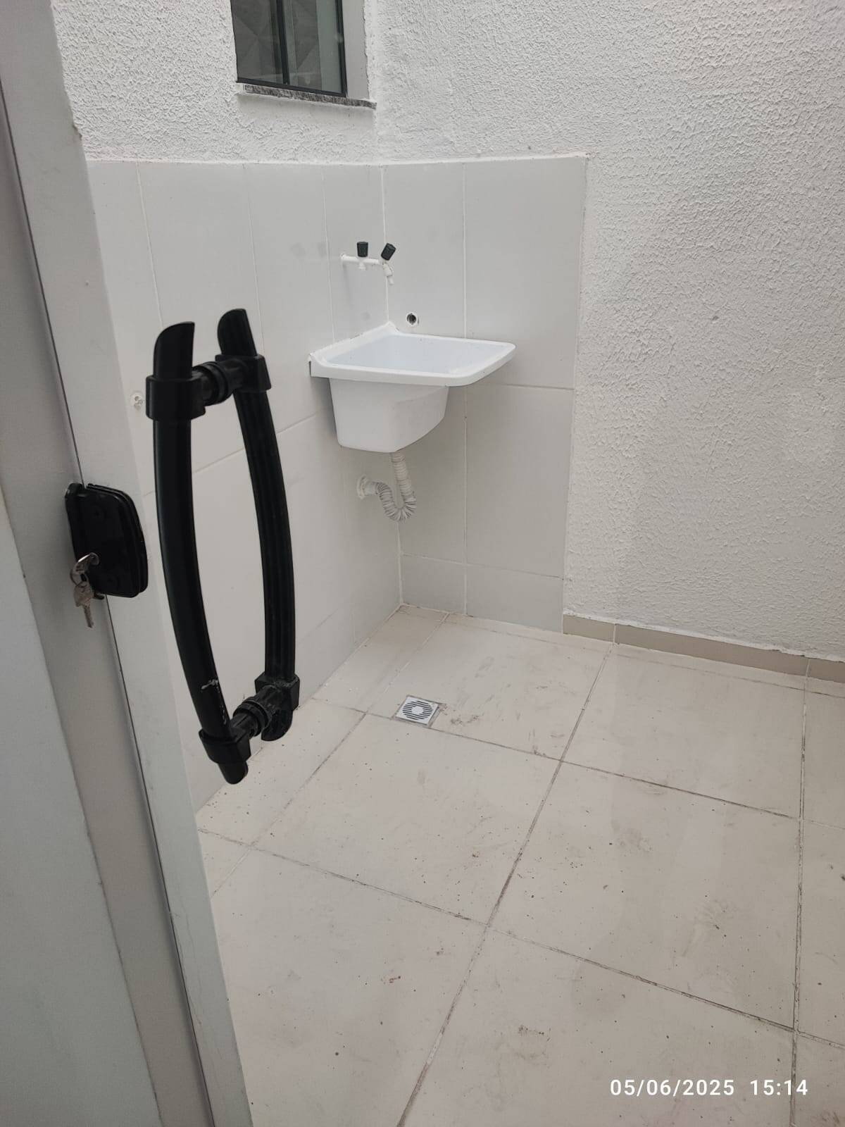 Casa de 1 quarto, no bairro Laranjal, em São Gonçalo | Eu Corretor