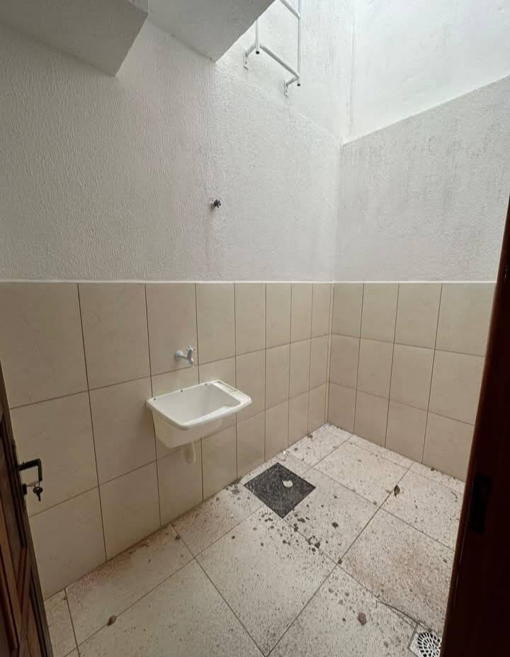 Casa de 2 quartos, no bairro Raul Veiga, em São Gonçalo | Eu Corretor