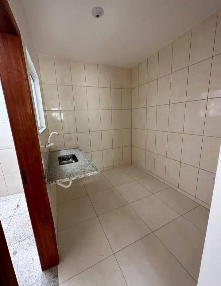 Casa de 2 quartos, no bairro Raul Veiga, em São Gonçalo | Eu Corretor