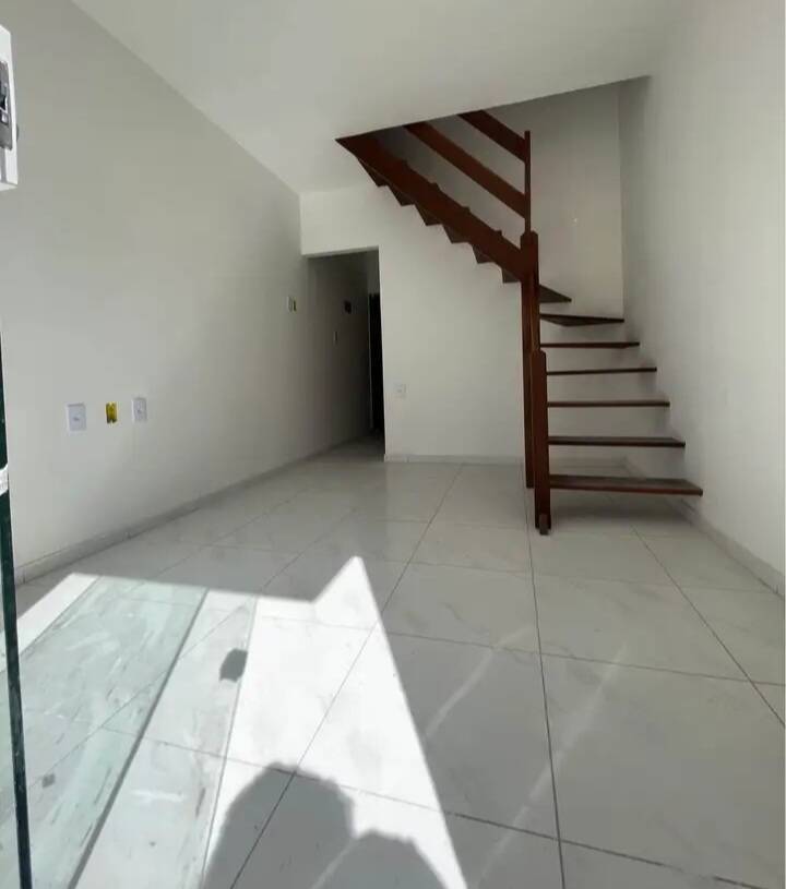 Casa de 2 quartos, no bairro Laranjal, em São Gonçalo | Eu Corretor