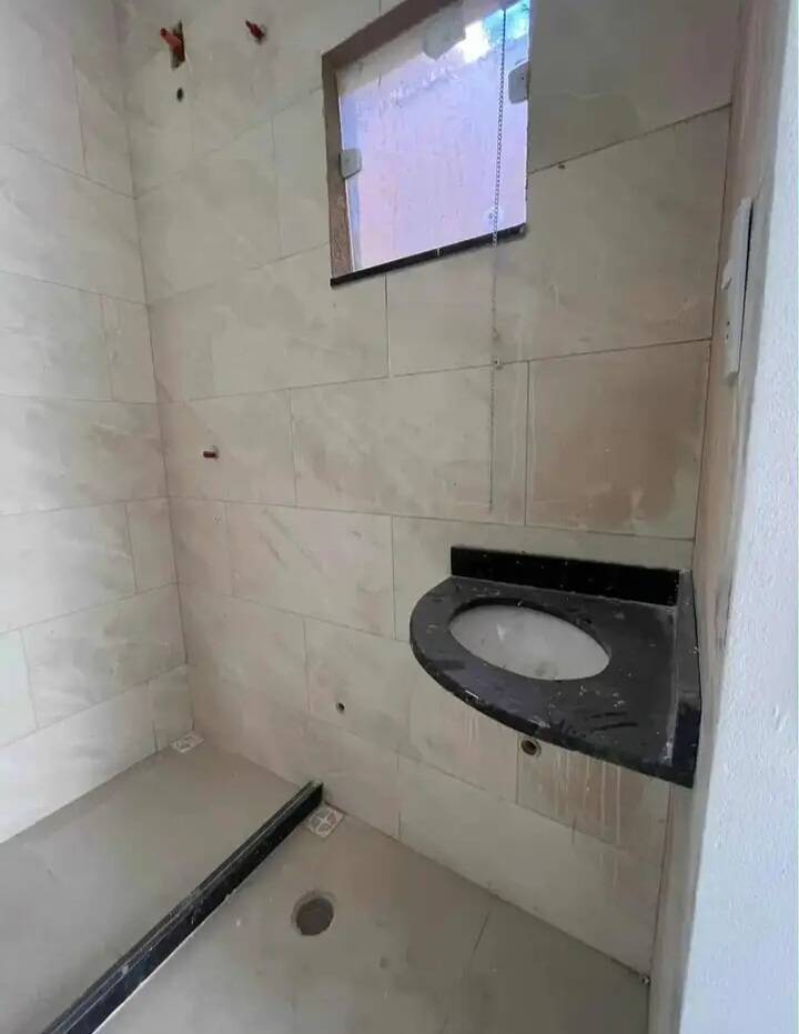 Casa de 2 quartos, no bairro Laranjal, em São Gonçalo | Eu Corretor