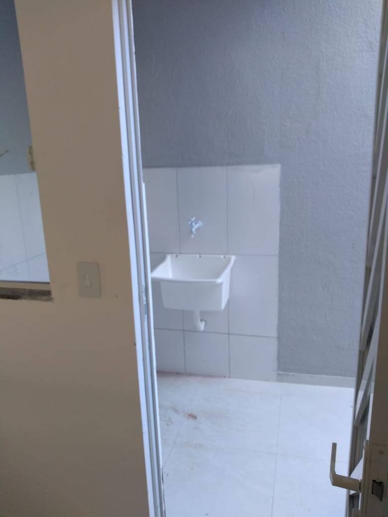 Casa de 2 quartos, no bairro Trindade, em São Gonçalo | Eu Corretor