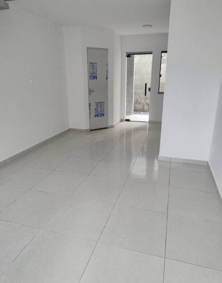 Casa de 2 quartos, no bairro Jardim Nova República, em São Gonçalo | Eu Corretor