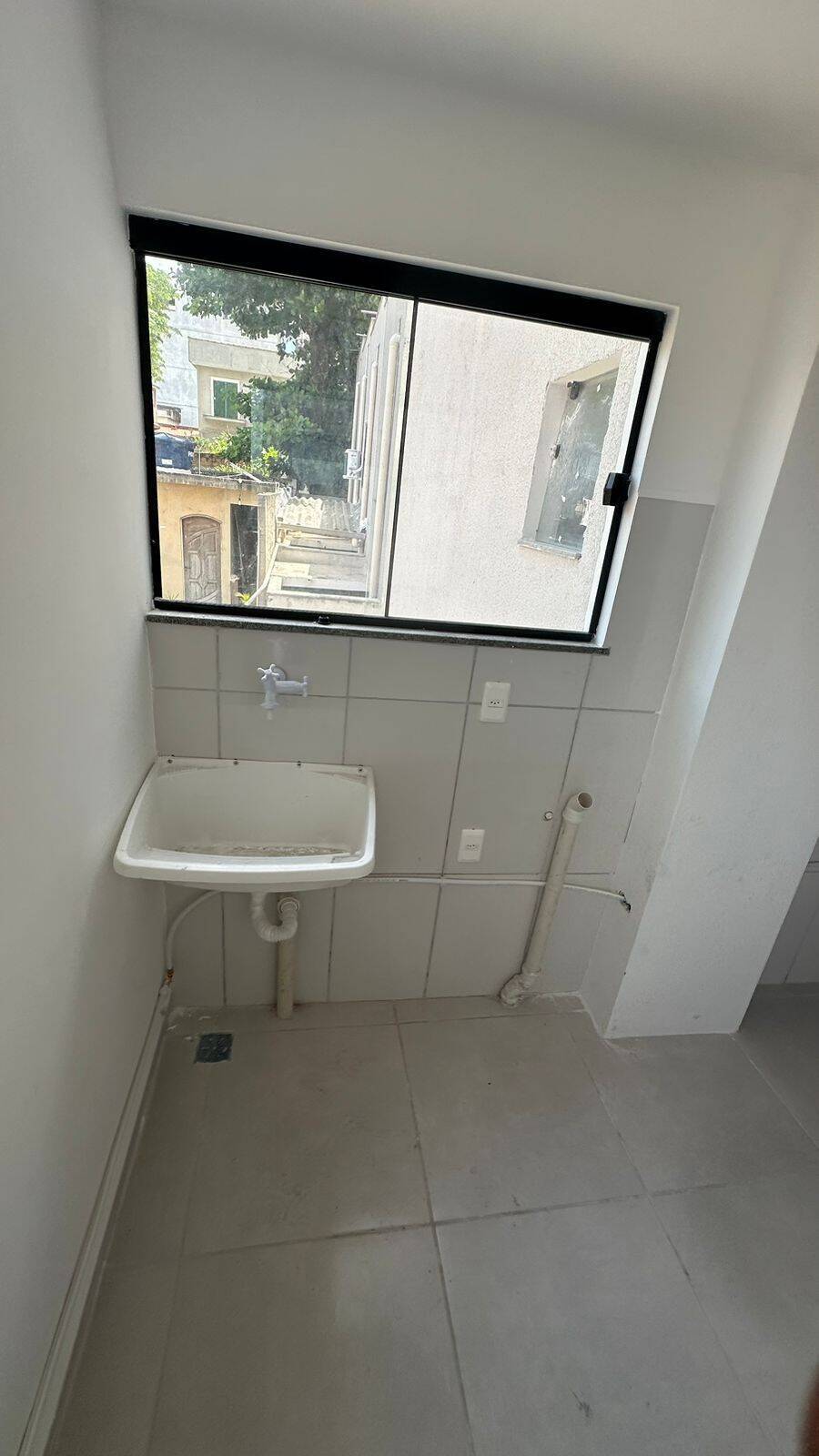 Casa de 2 quartos, no bairro Laranjal, em São Gonçalo | Eu Corretor