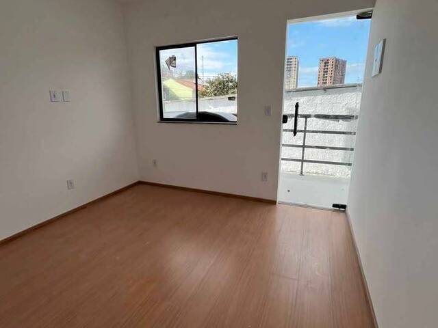 #239 - Apartamento para Venda em São Gonçalo - RJ